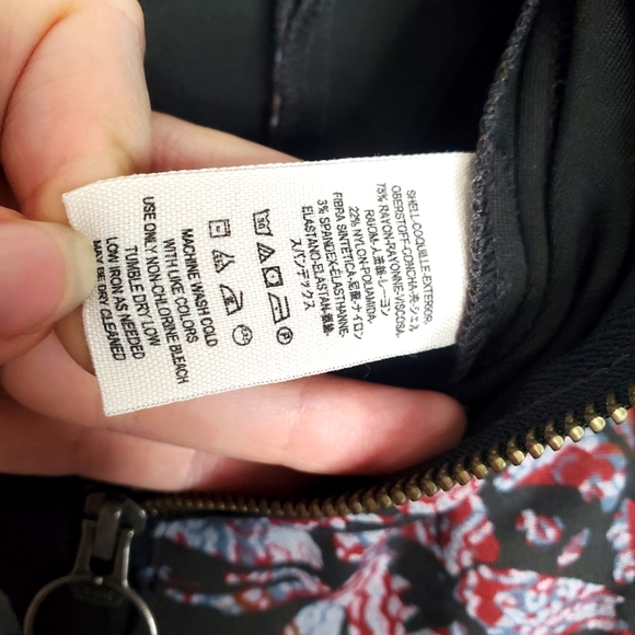 17) FREE PEOPLE Floral High Waisted Wide Bell Bottom Flare Sz. 2 - Picture 6 of 7